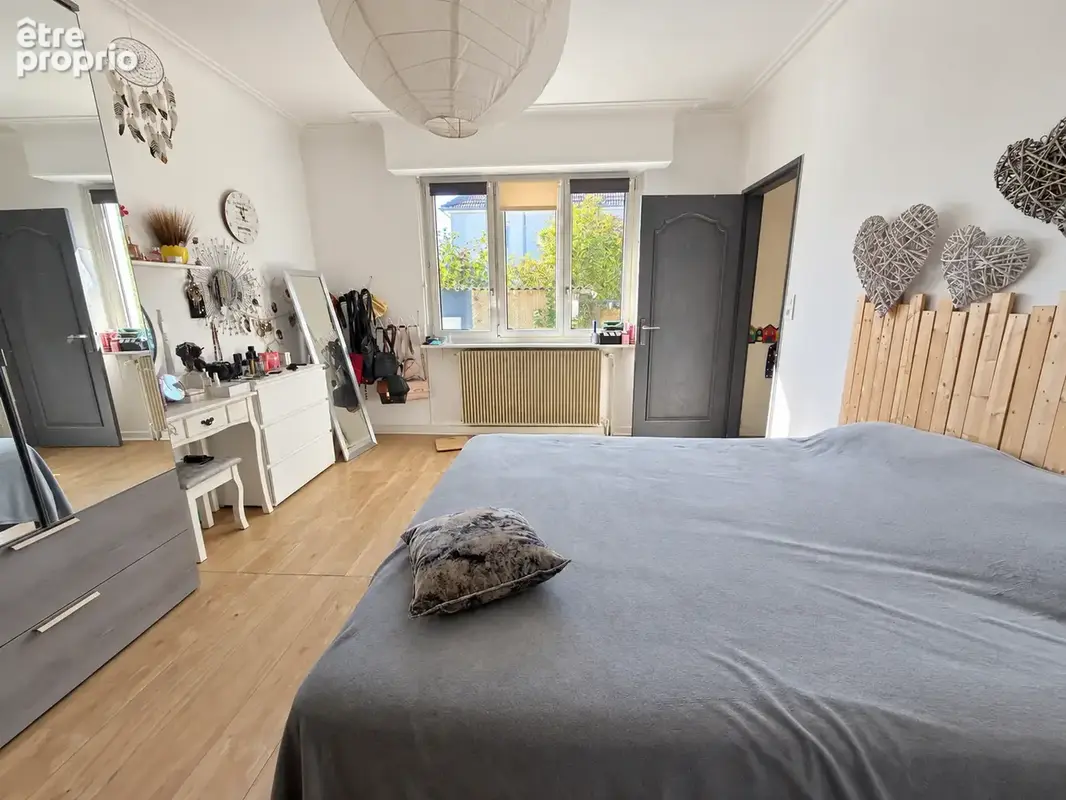 Maison 5 pièces rénovée   4 chambres vie de plain-pied et grand jardin intimiste - photo 9