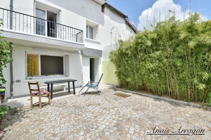 Maison à SAINTE-LIVRADE-SUR-LOT