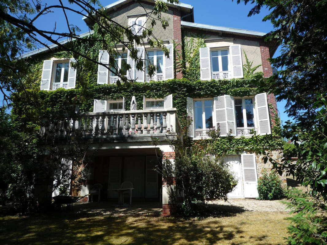 CHATEAU THIERRY  à vendre belle maison bourgeoise de 254 m2 dans un parc clos de 1372 m2 - photo 5