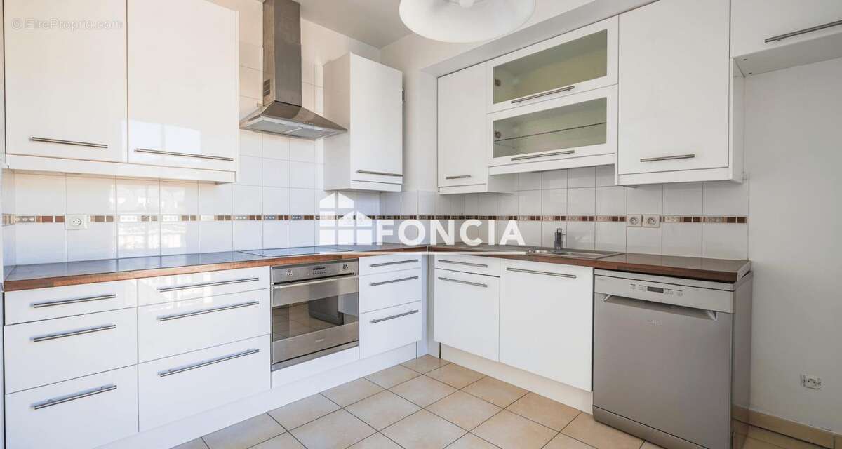 Appartement à LE PLESSIS-ROBINSON
