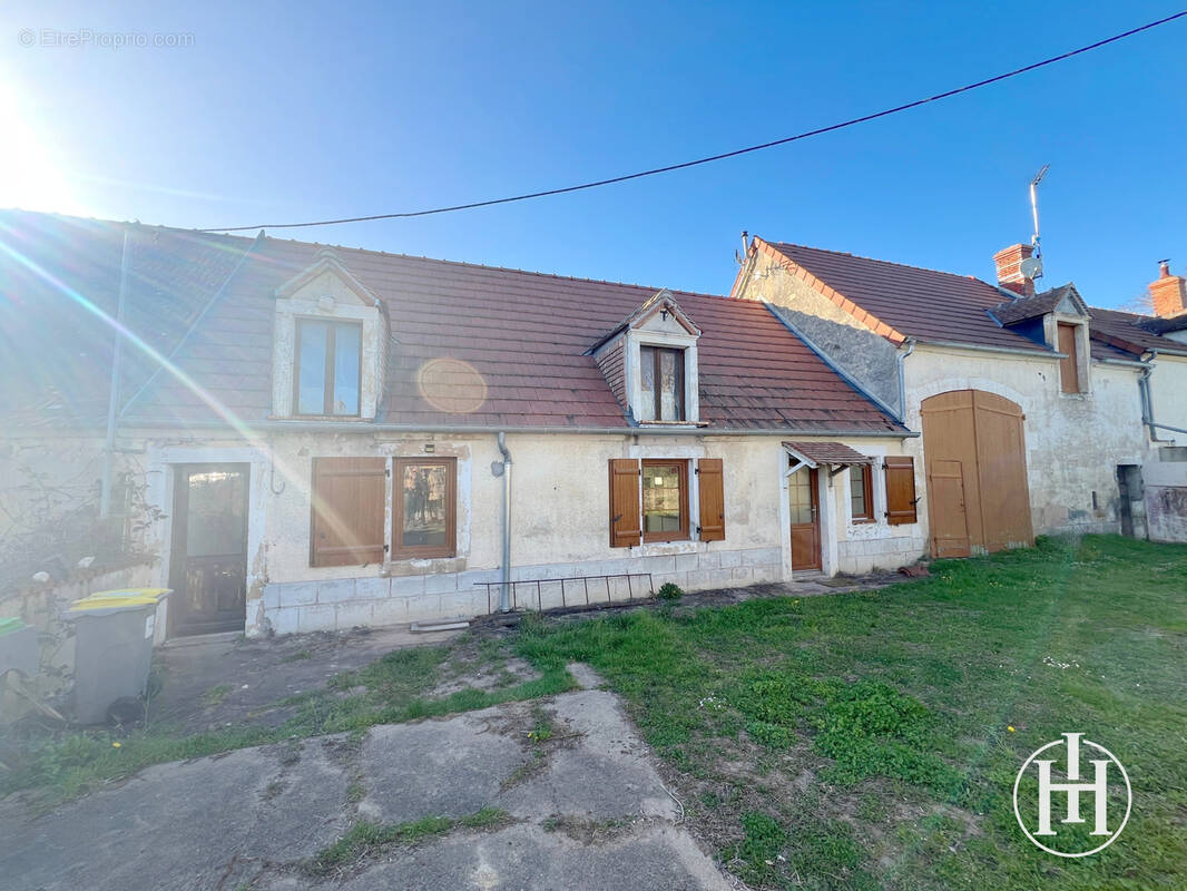 Maison à SAINT-PIERRE-LES-ETIEUX