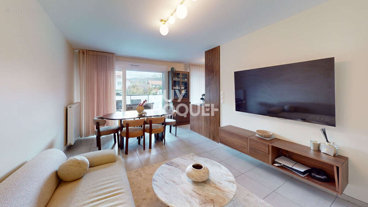Appartement à REIGNIER