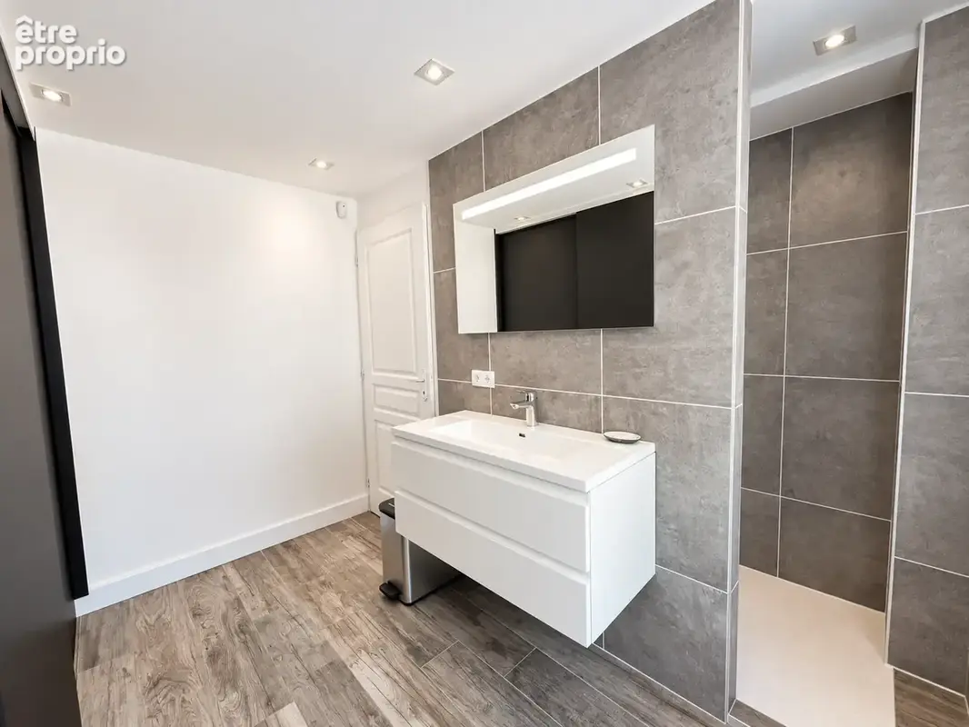 Propriété familiale rénovée avec piscine   sainte-foy-lès-lyon - photo 19