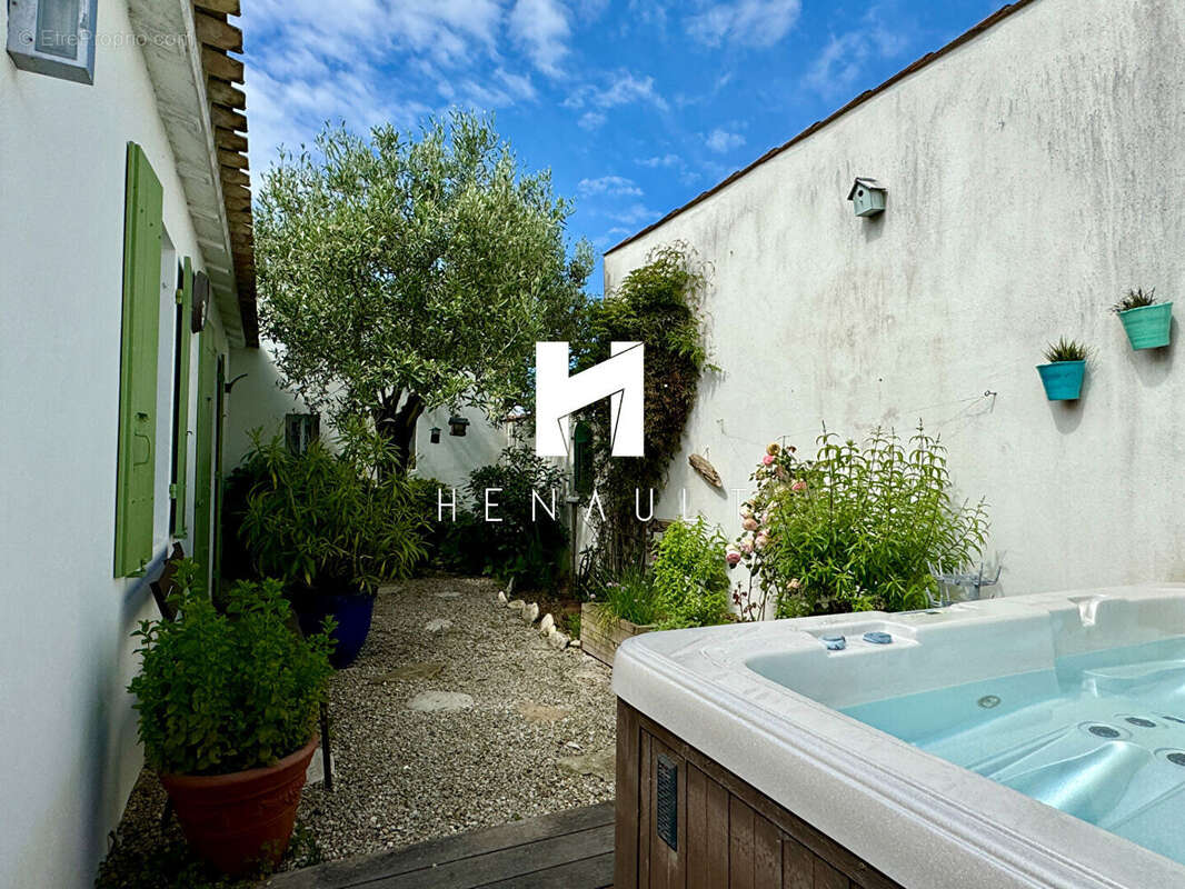 Maison à LA COUARDE-SUR-MER