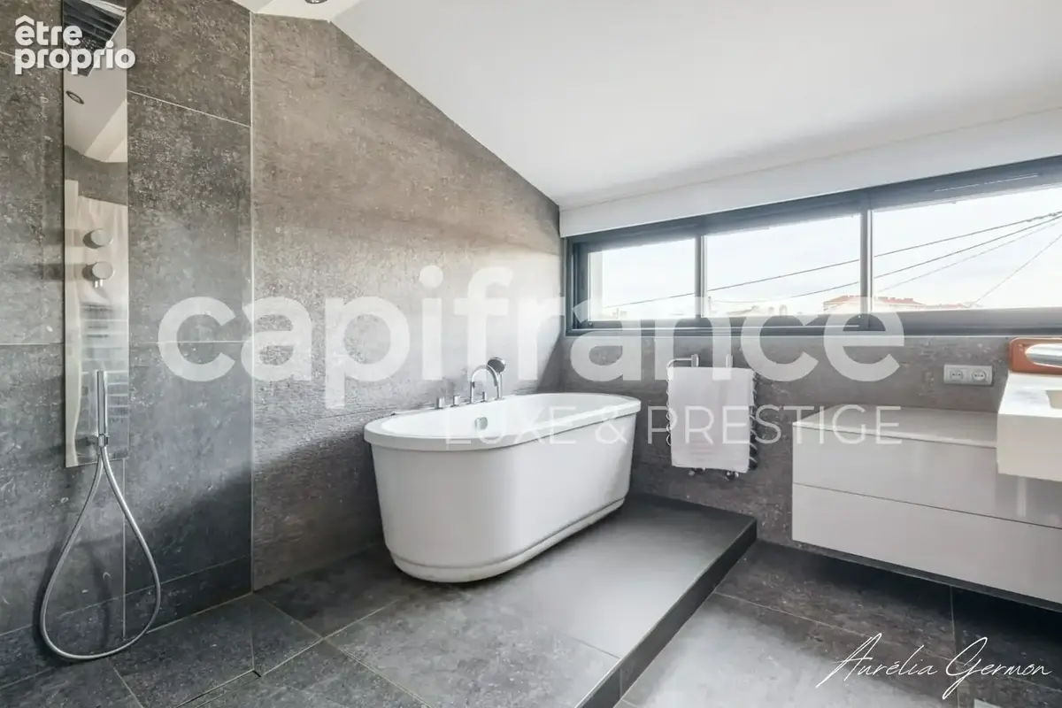 Maison de ville - Terrasse - Garage double - Studio indépendant - Quartier Saint Bruno - photo 4