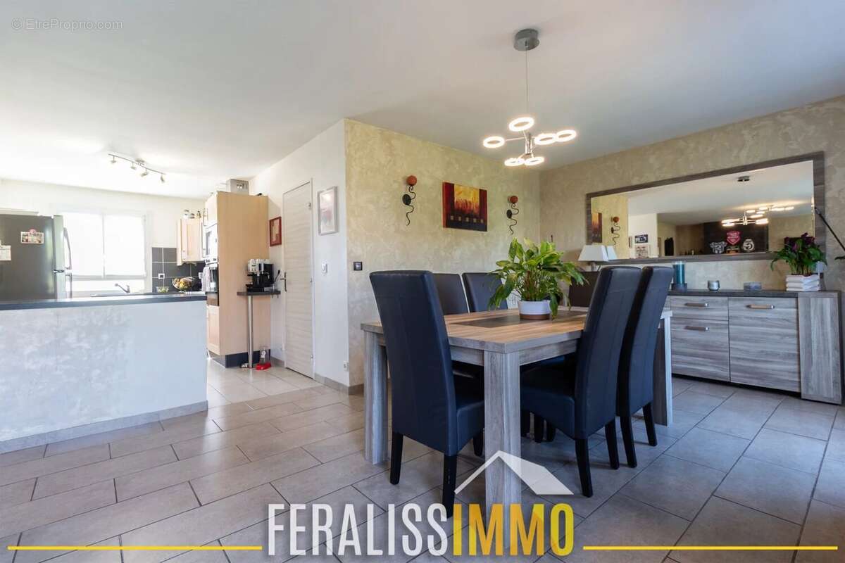 Maison à COURDIMANCHE