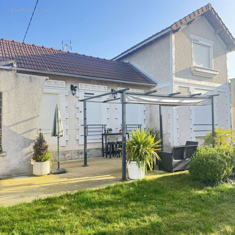 Maison à MONTIGNY-LES-CORMEILLES