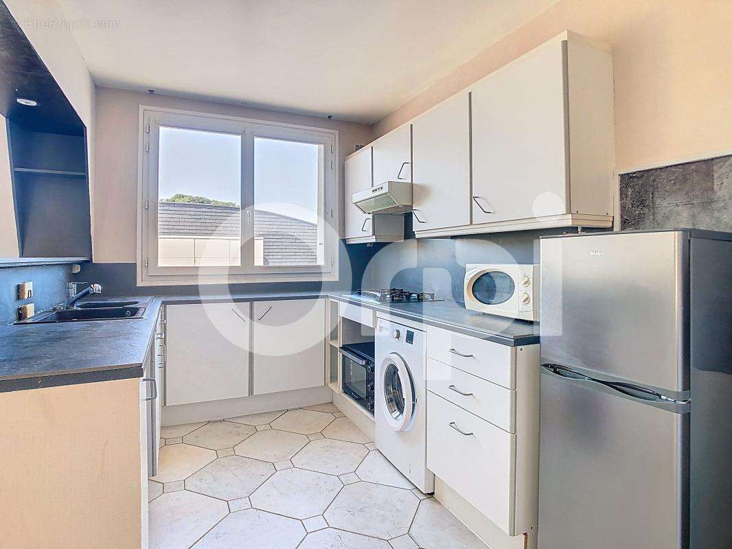 Appartement à NOTRE-DAME-DE-SANILHAC