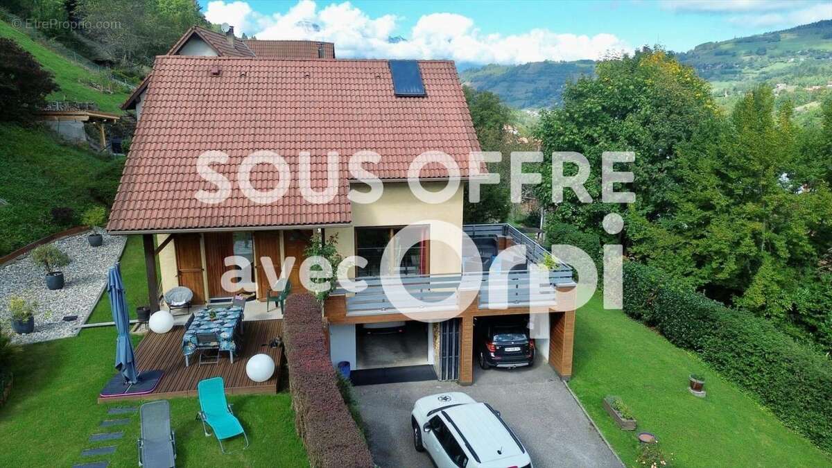 Maison à SAINT-MURY-MONTEYMOND