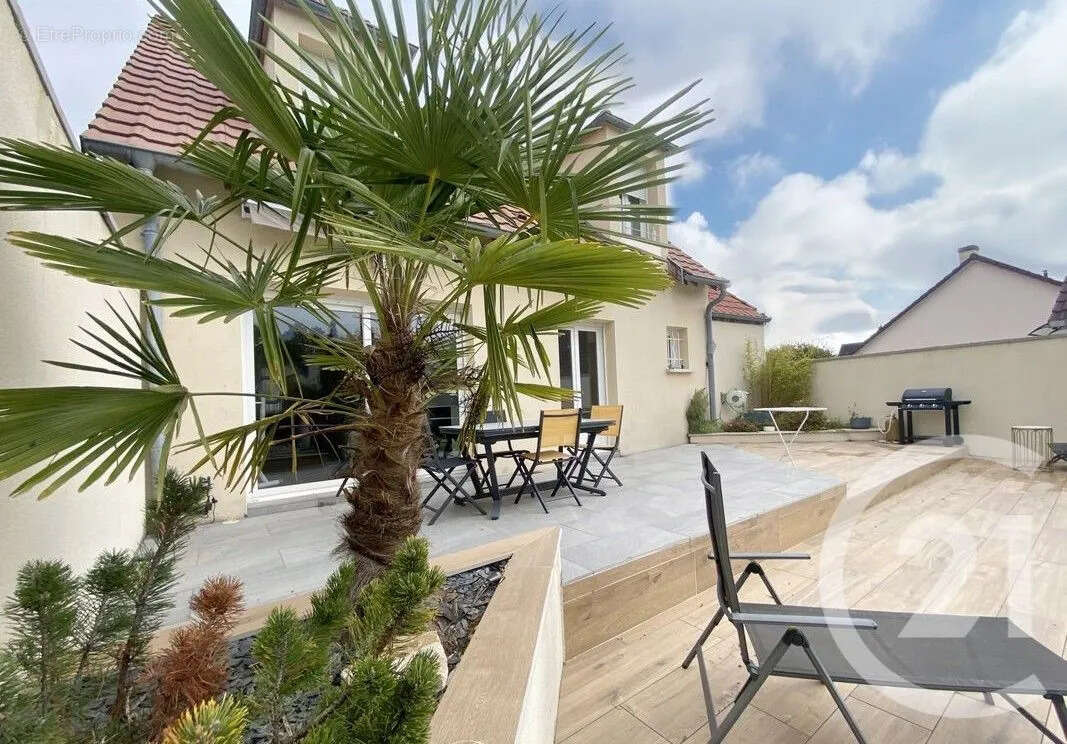 Maison à MAGNY-SUR-TILLE