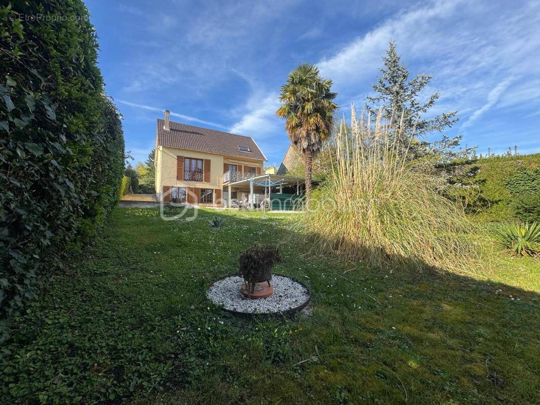 Maison à THORIGNY-SUR-MARNE