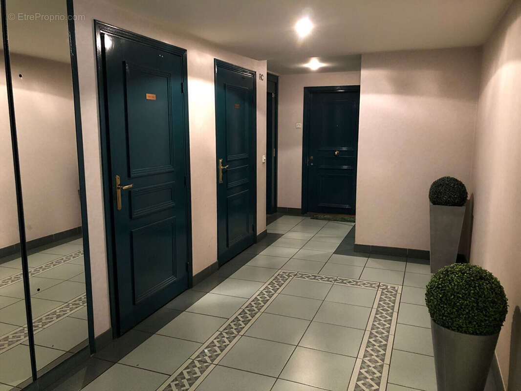 Appartement à BUC