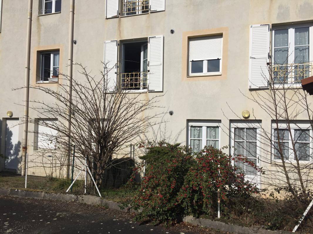 Appartement à CHAZELLES-SUR-LYON
