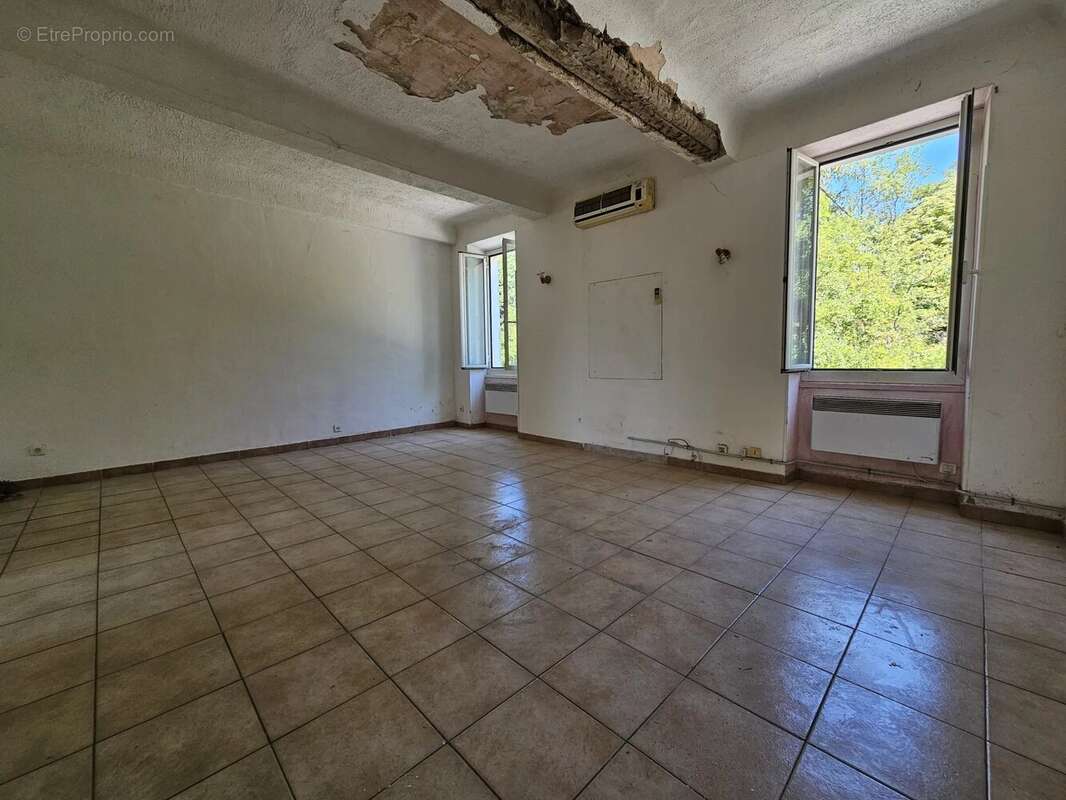 4 pièces 78,05 m² à rénover / Levens - possibilité studio indépendant - photo 2