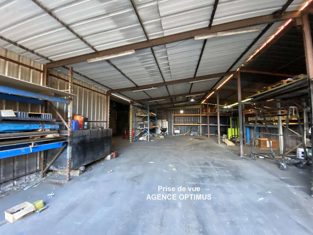 Commerce à VILLENEUVE-LA-GUYARD