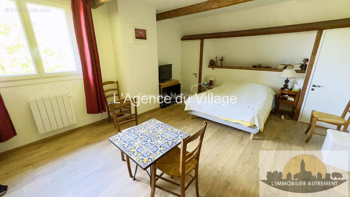 Maison à SAINTE-GENEVIEVE