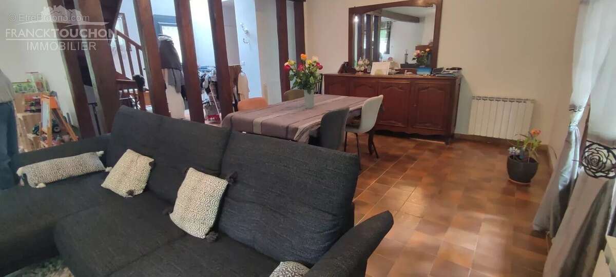 Maison à FERRIERES-EN-GATINAIS