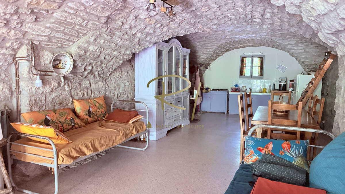 Maison à SAINT-ANDRE-DE-CRUZIERES