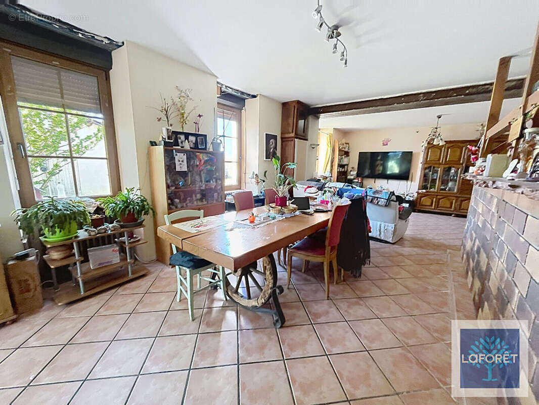 Maison à BARBEZIEUX-SAINT-HILAIRE