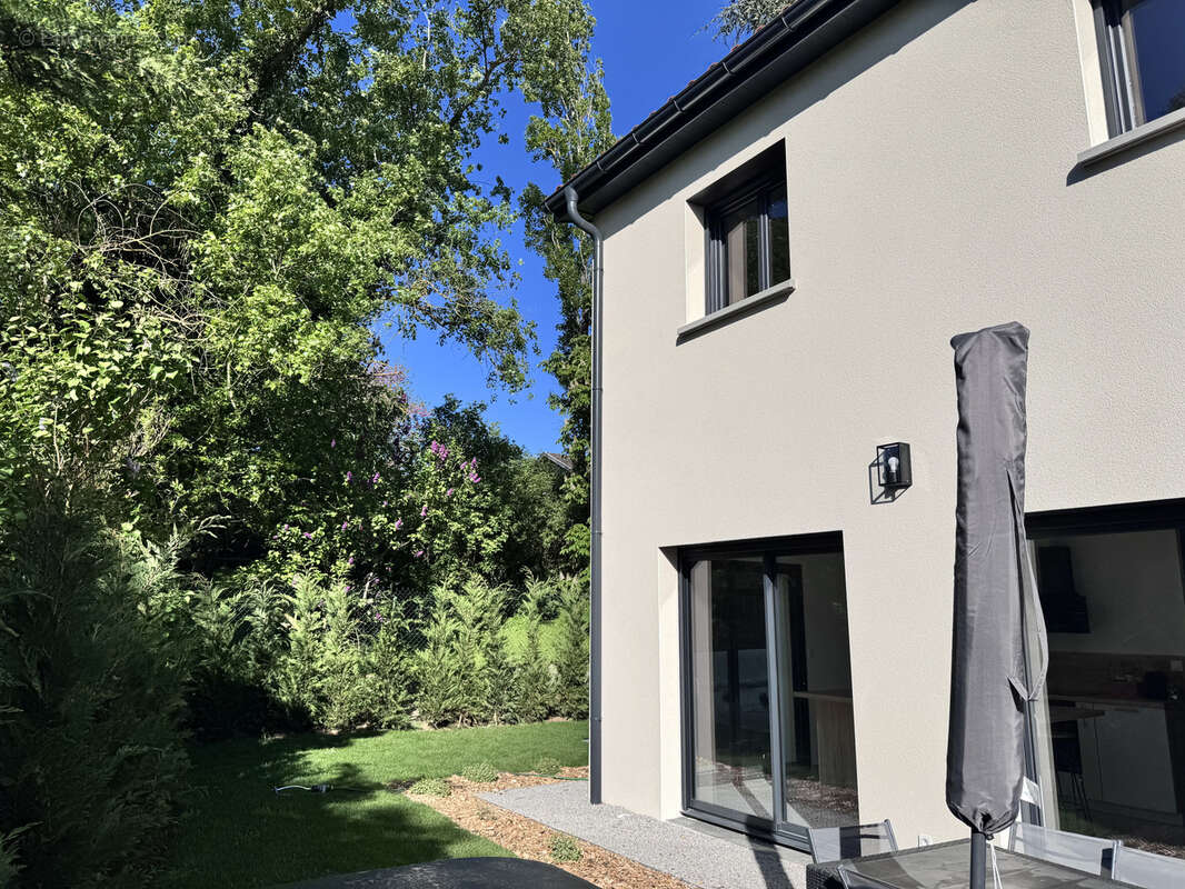 Maison à BRINDAS