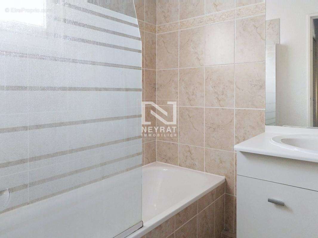 Appartement à MONTAUROUX