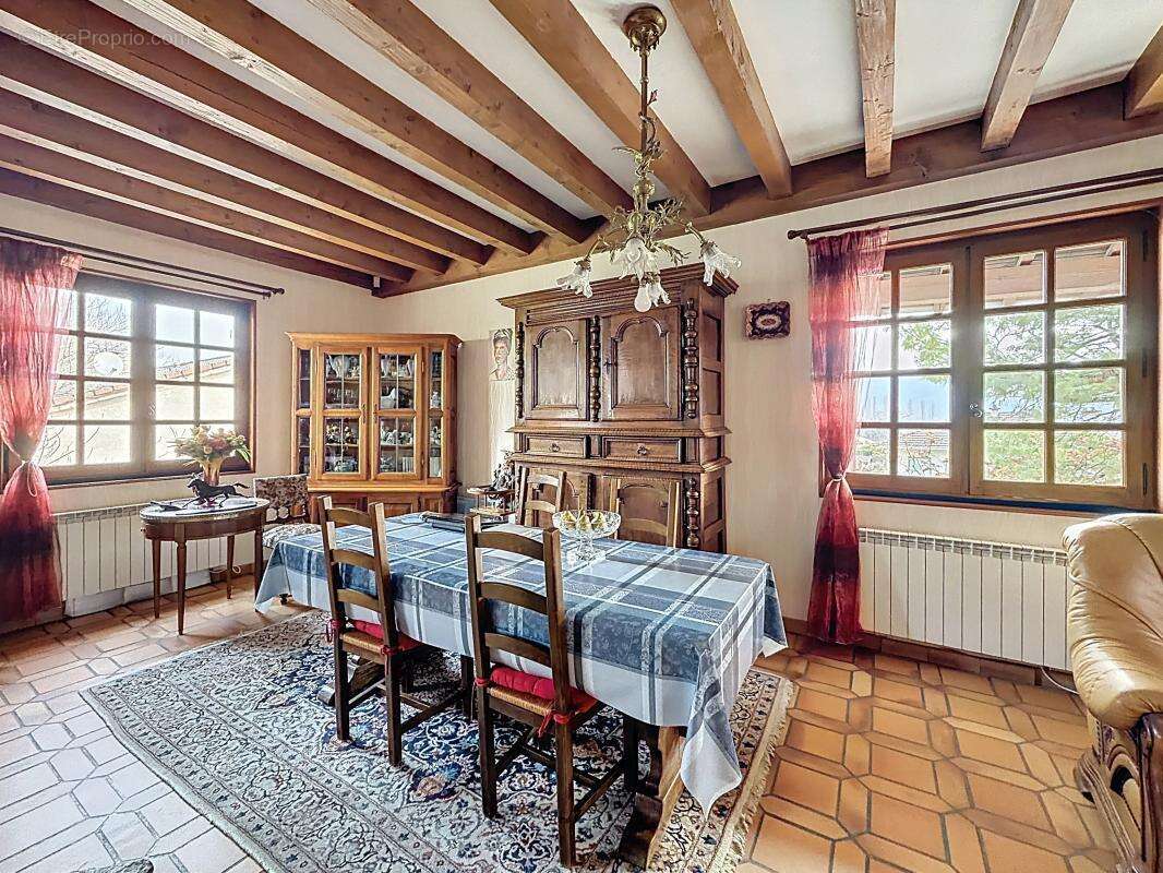 Maison à CONDRIEU