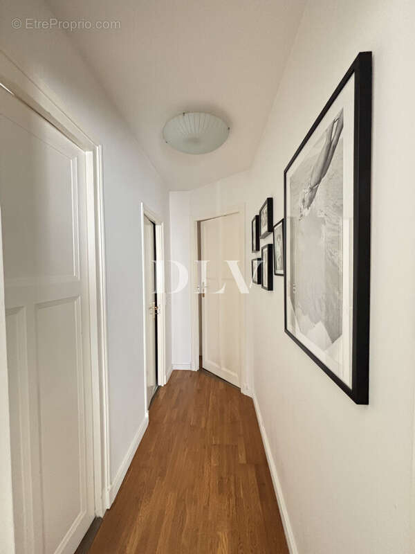 couloir - Appartement à FONTAINEBLEAU