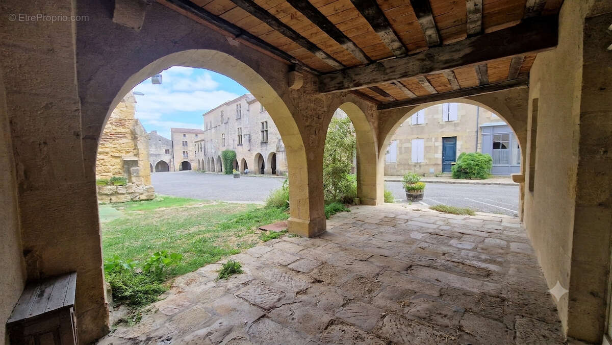 Centre historique st macaire - maison 140 m2 avec terrasse - photo 2