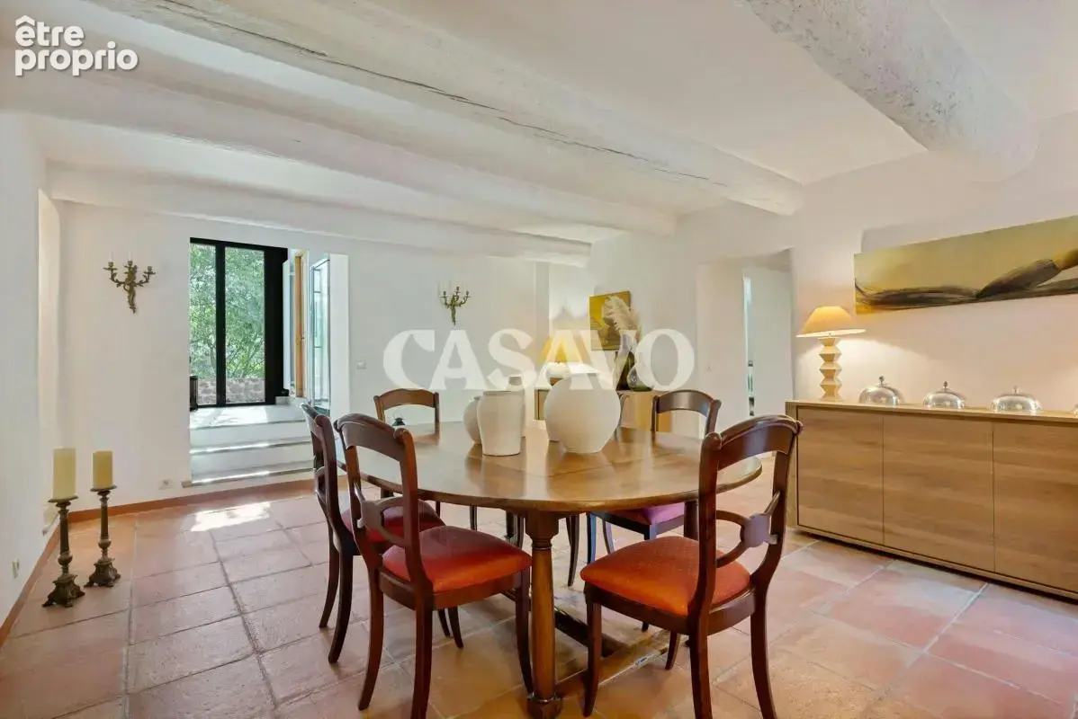 Vente Maison 10 pièces de 315m² - 13100 Saint-Marc-Jaumegarde - photo 9