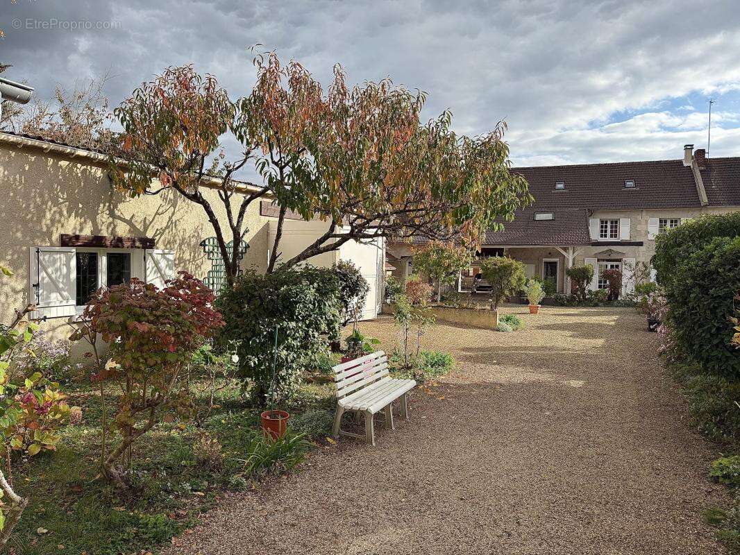 Maison à CINQUEUX