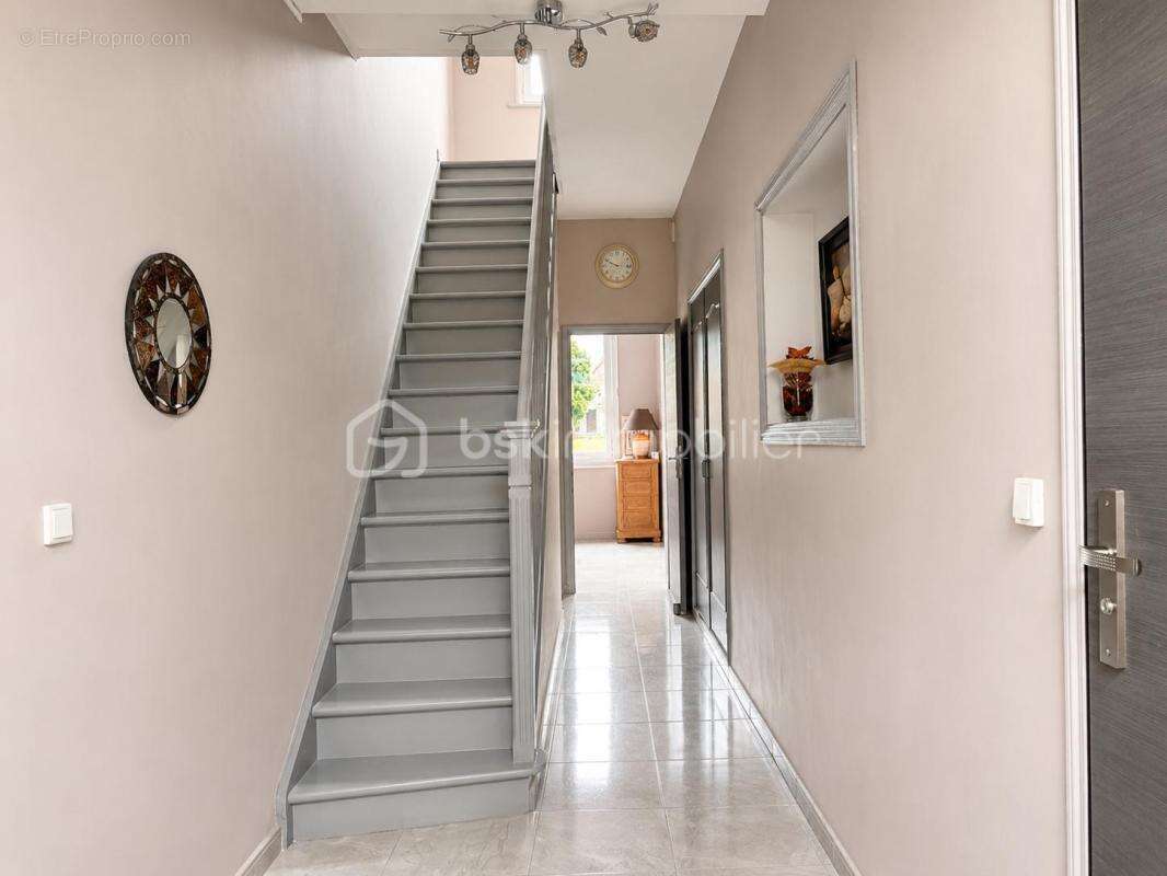 Maison semi-individuelle 4 chambres piscine jardin - photo 2
