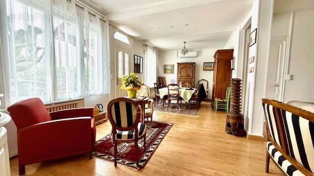 Maison à SAINT-YRIEIX-SUR-CHARENTE