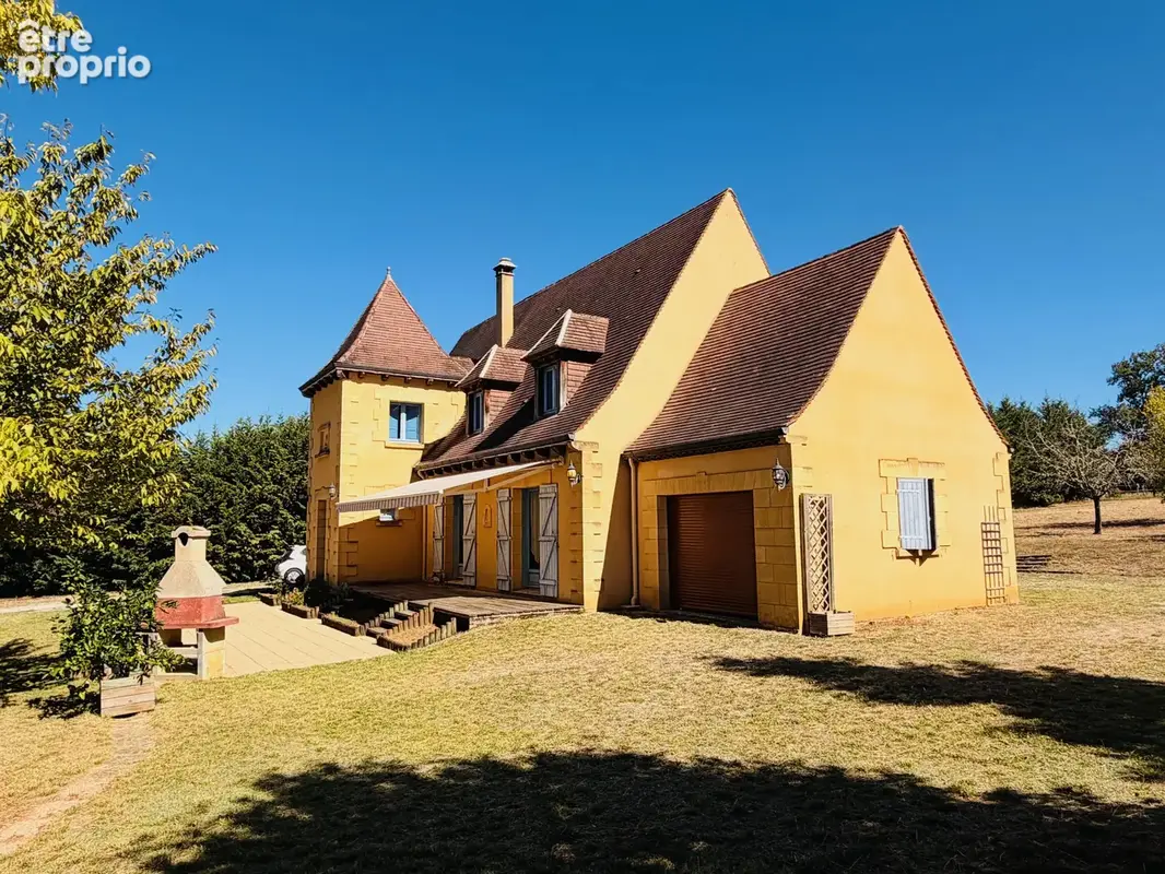 Maison à CENAC-ET-SAINT-JULIEN
