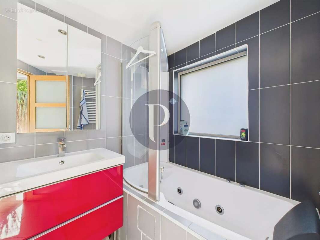 Maison à LE PLESSIS-ROBINSON