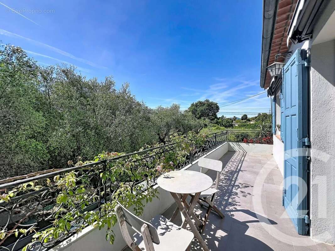 Maison à MOUGINS