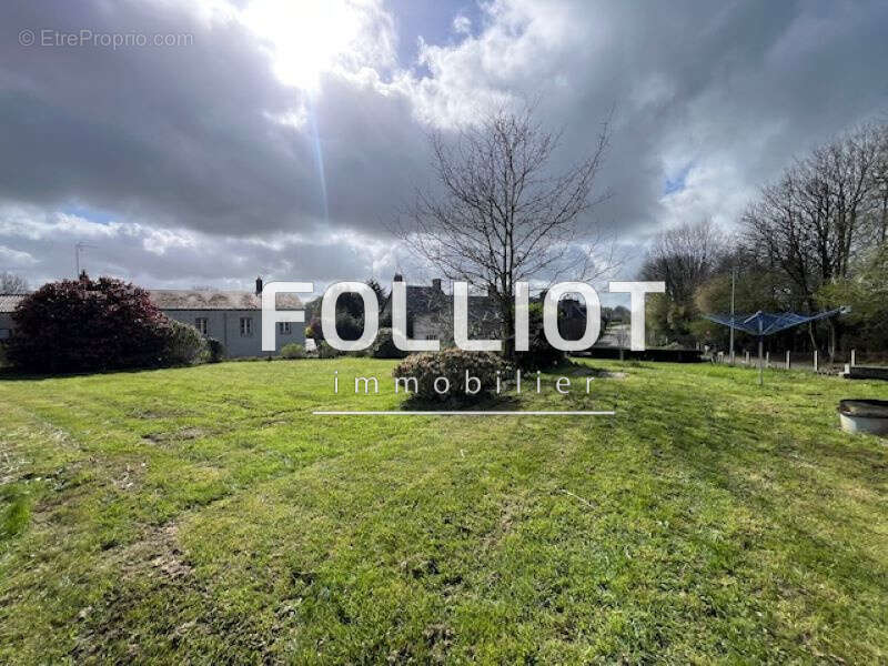 Maison à SAINT-MICHEL-DE-MONTJOIE