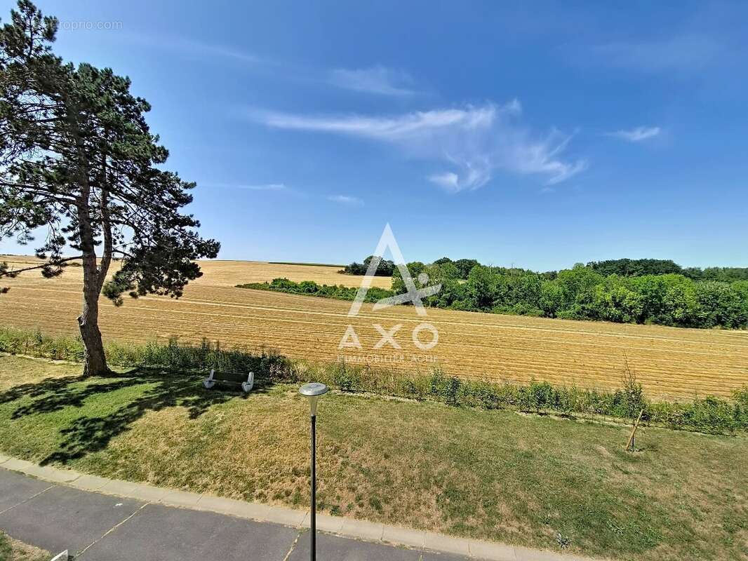 Appartement 4 pièces à vendre à Beauvais  Balcon, cave et vue dégagée - photo 7