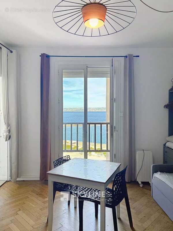 Appartement à MARSEILLE-2E