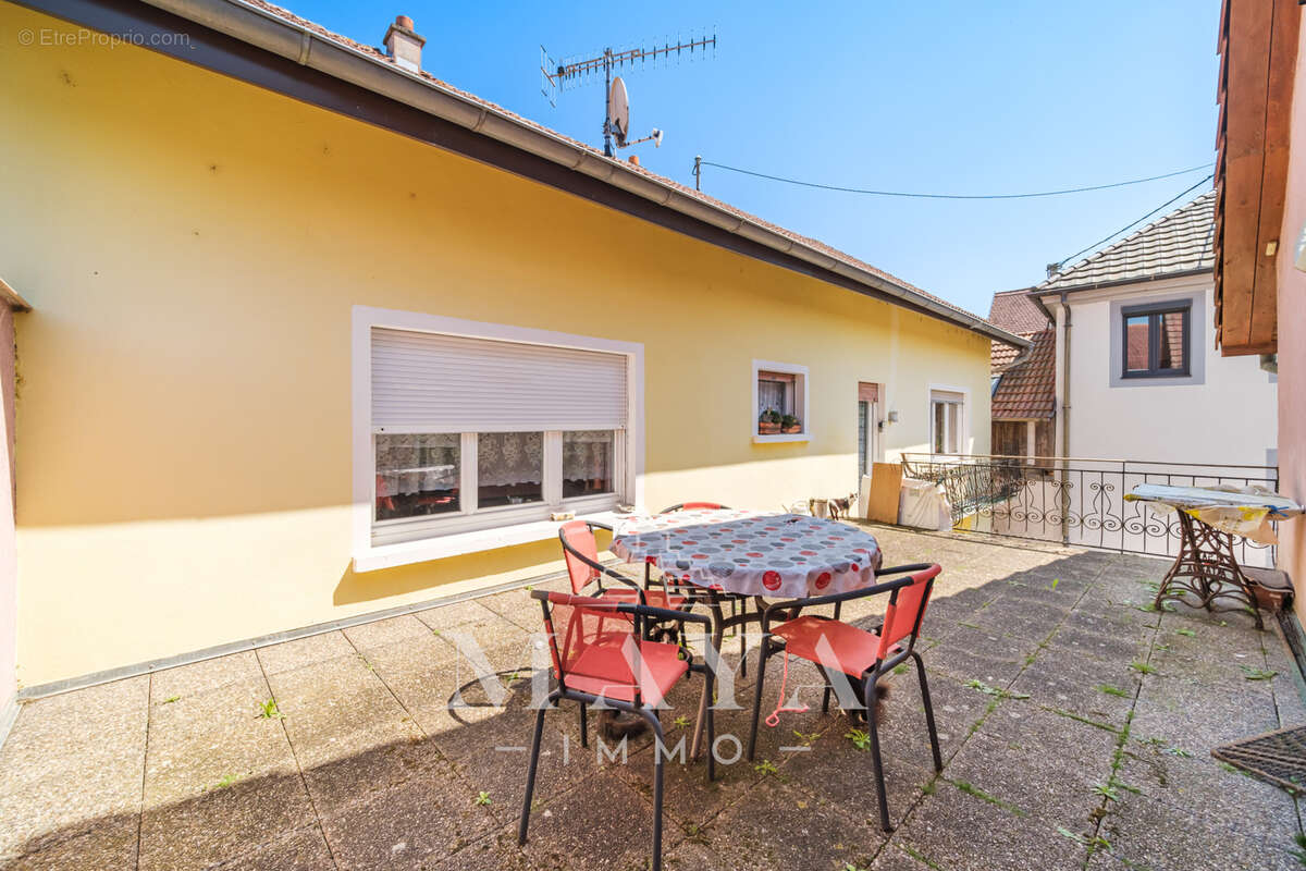 HENFLINGEN (ILLTAL), Maison de 138m2 avec une terrasse et un espace vert. - photo 8