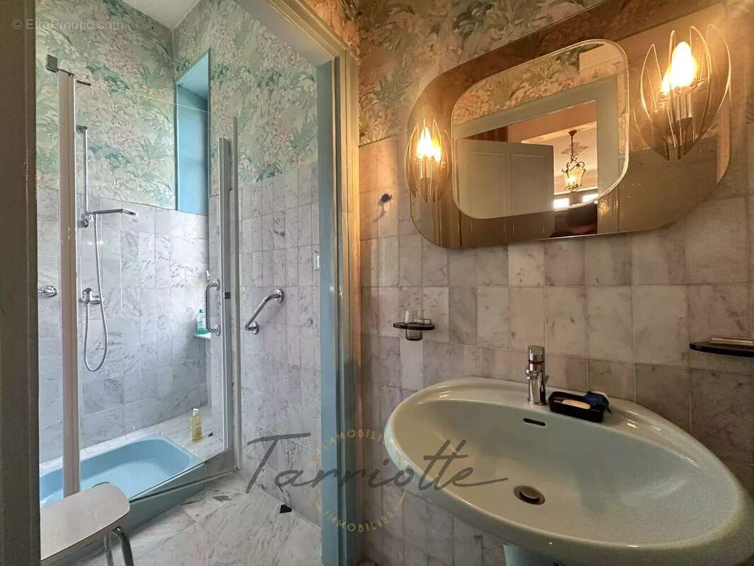 Maison à MONTELIMAR