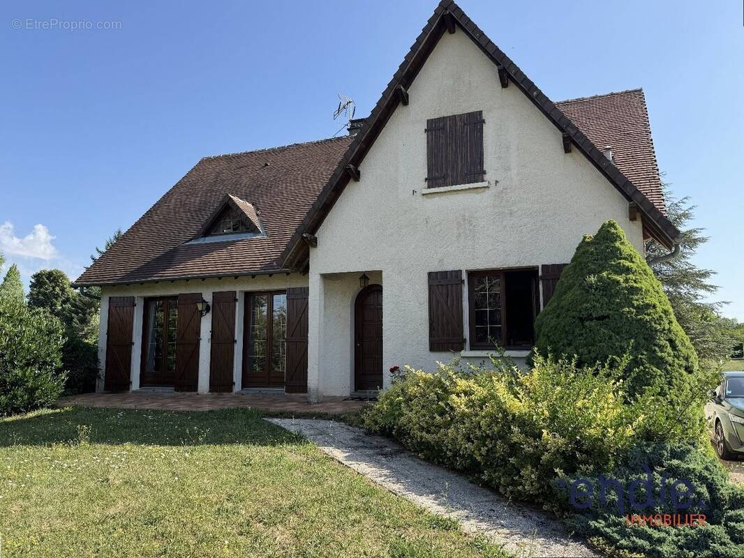Maison à LA GUERCHE-SUR-L'AUBOIS