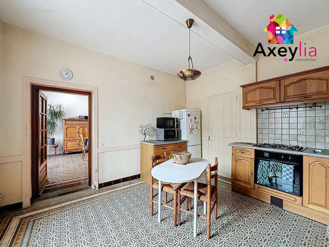 Maison à POUILLY-SOUS-CHARLIEU