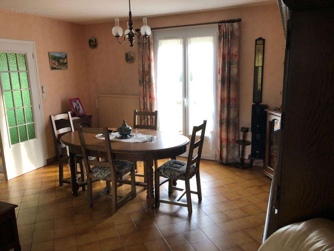 Maison à MEZIDON-CANON