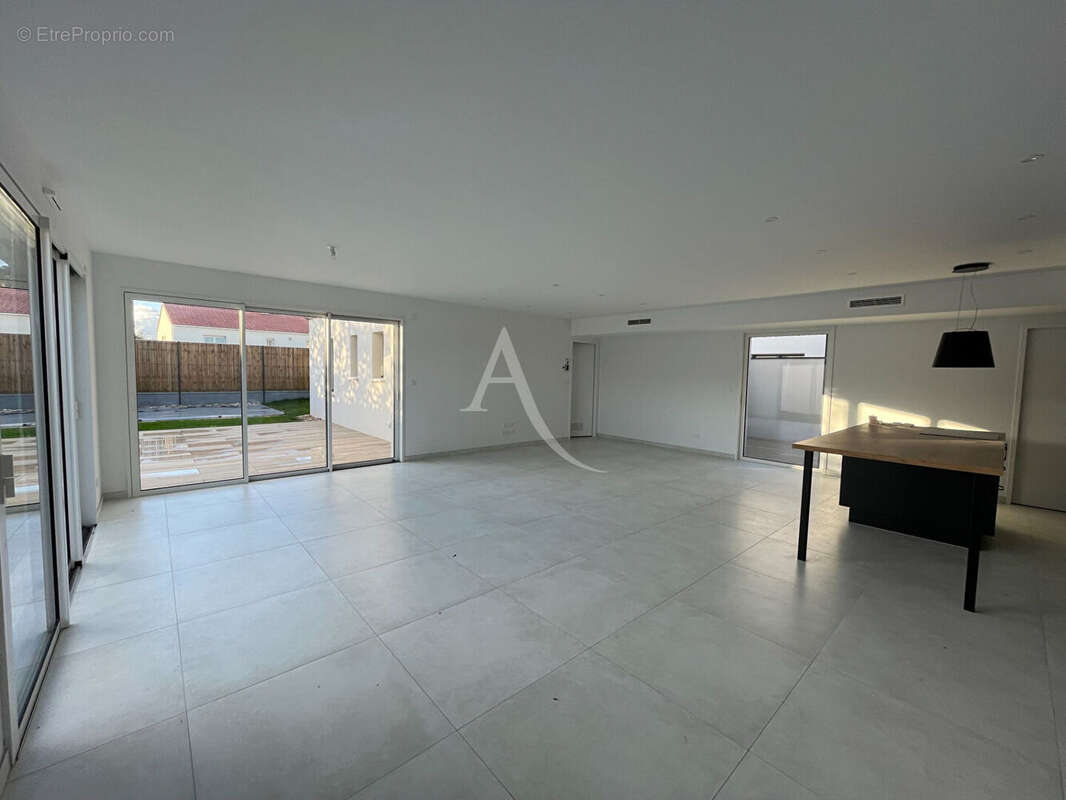 Maison à SAINT-HILAIRE-LA-FORET