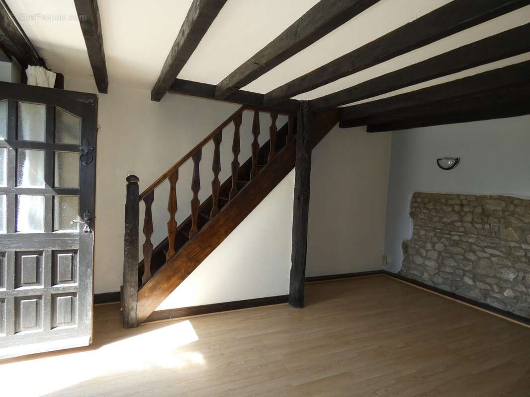 Maison 69 m² à Saint-Pardoux-Les-Cards  - photo 4