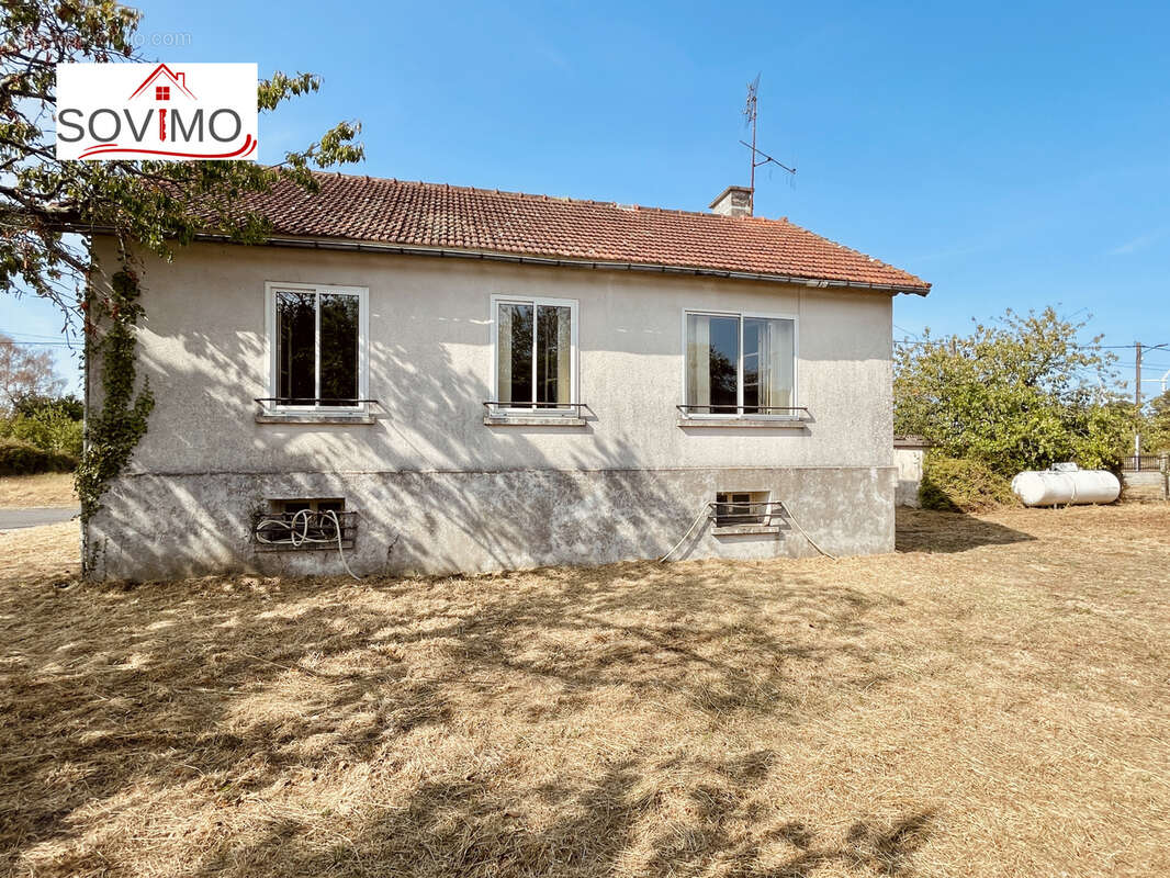Au calme d'un village, pavillon sur sous sol complet à rénover avec jardin - photo 3