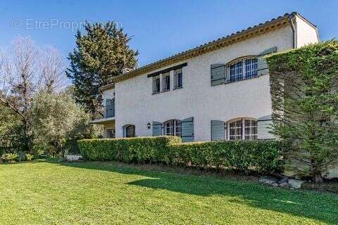 Maison à MOUGINS