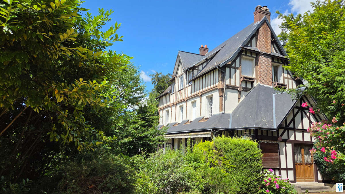 Maison à SAINT-PIERRE-DE-VARENGEVILLE