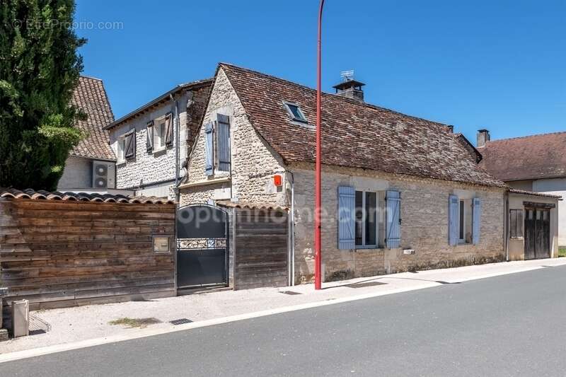 Maison à SAVIGNAC-LES-EGLISES