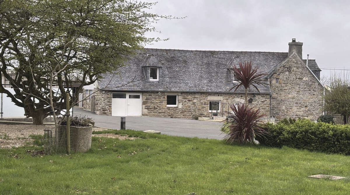 Maison à PLOUGONVEN